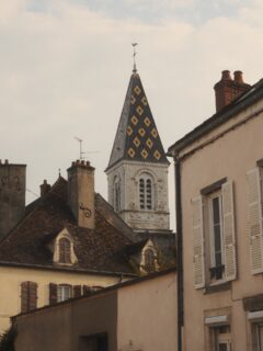 Une lumière douce, une fin de dimanche agréable… Et voici quelques clichés de Nuits-Saint-Georges! 

Ça fait du bien de retrouver le soleil et sa jolie lumière en fin de journée non? 🥰

• Bourgogne - Photographie - Patrimoine - Vin • 
#labourgogne #nuitssaintgeorges #lacotedorjadore #sortezchezvous #explorefrance