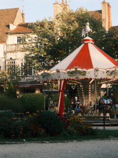 Quelques cartes postales de l’élégante ville de Beaune. 

• Balade - Bourgogne - Patrimoine •
#beaune #bourgogne #labourgogne #mybourgogne #bourgognefranchecomté #bourgognefranchecomtetourisme #sortezchezvous #france #beaunetourisme #beaunefrance #france🇫🇷 #visitfrance #explorefrance #dijonnais #dijon #photo #photographer #fuji #fujifilm #fierdemonfuji #lacotedorjadore #cotedor #côtedor #bourgognewine #welovebourgogne #igersbourgogne #lepetitjoufflu #travel #travelgram #photographer #photography